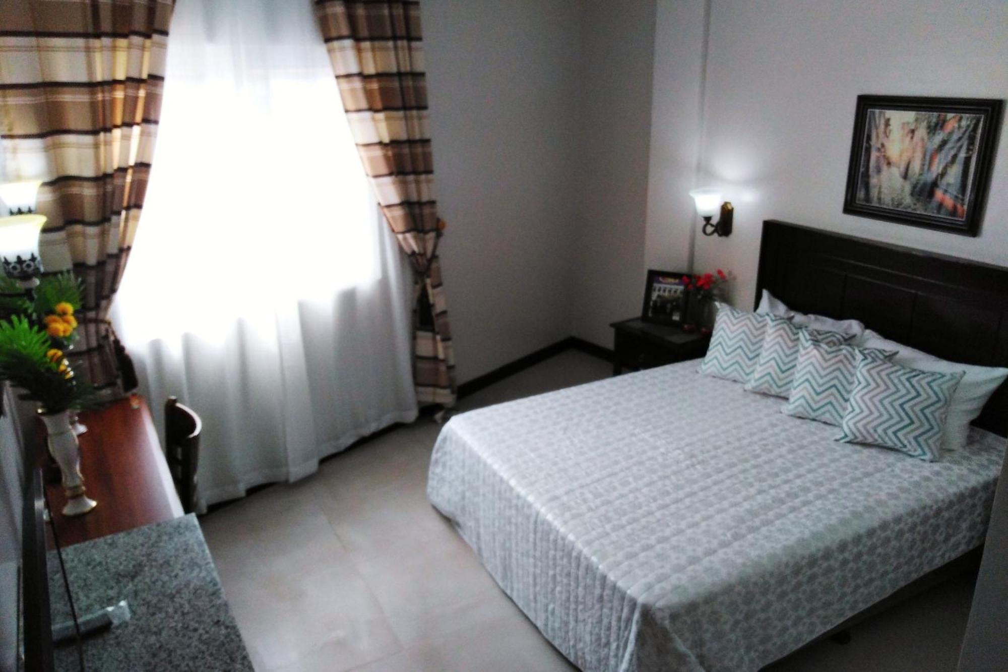 Venezia Suites Hotel Iloilo Camera foto