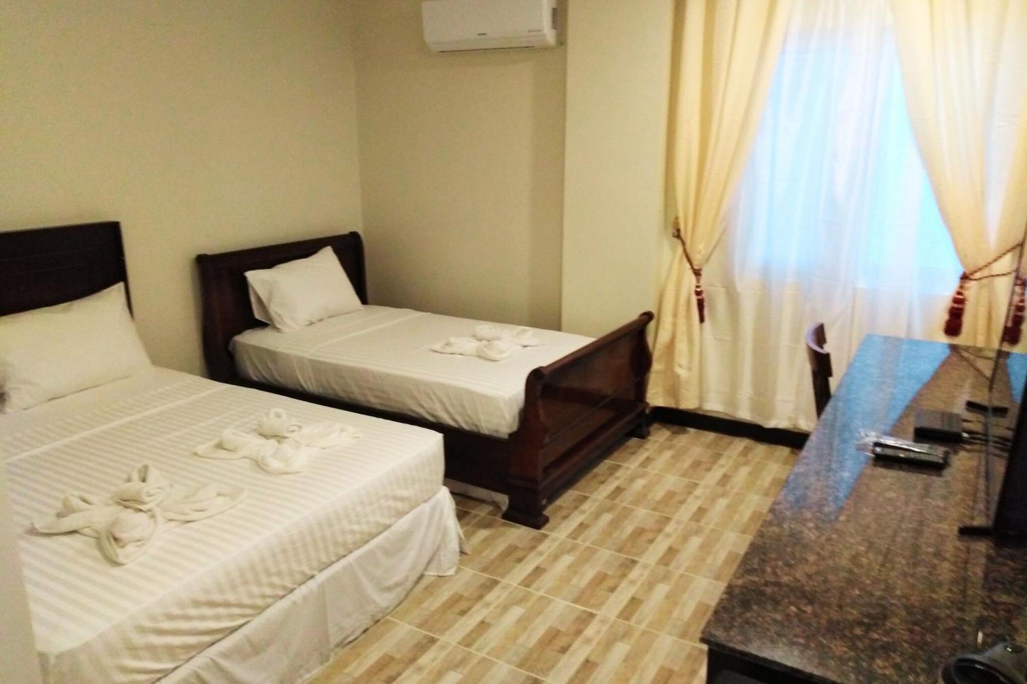 Venezia Suites Hotel Iloilo Camera foto