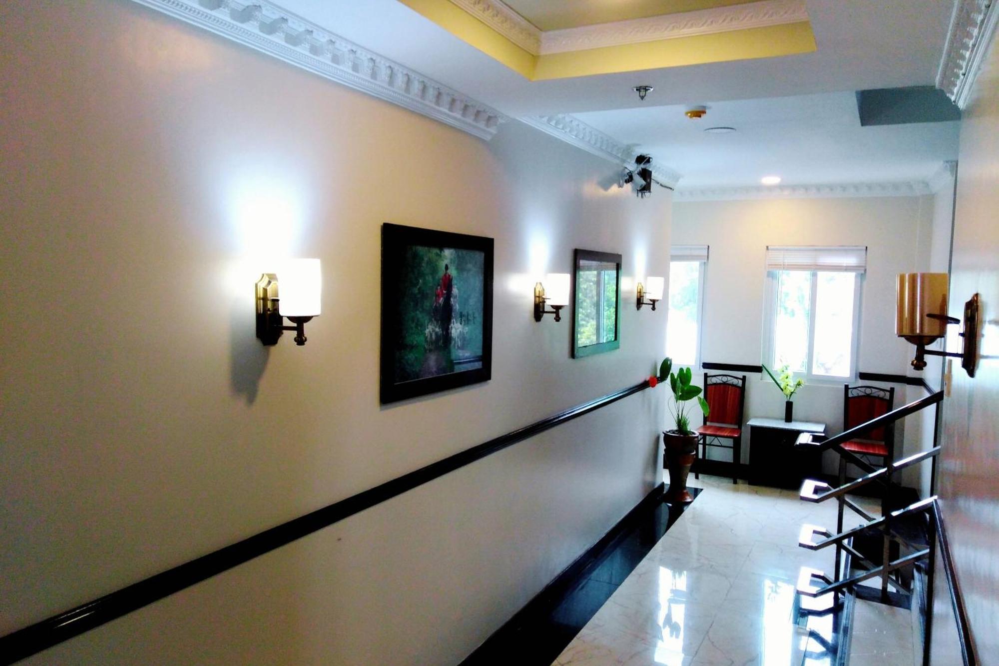 Venezia Suites Hotel Iloilo Esterno foto