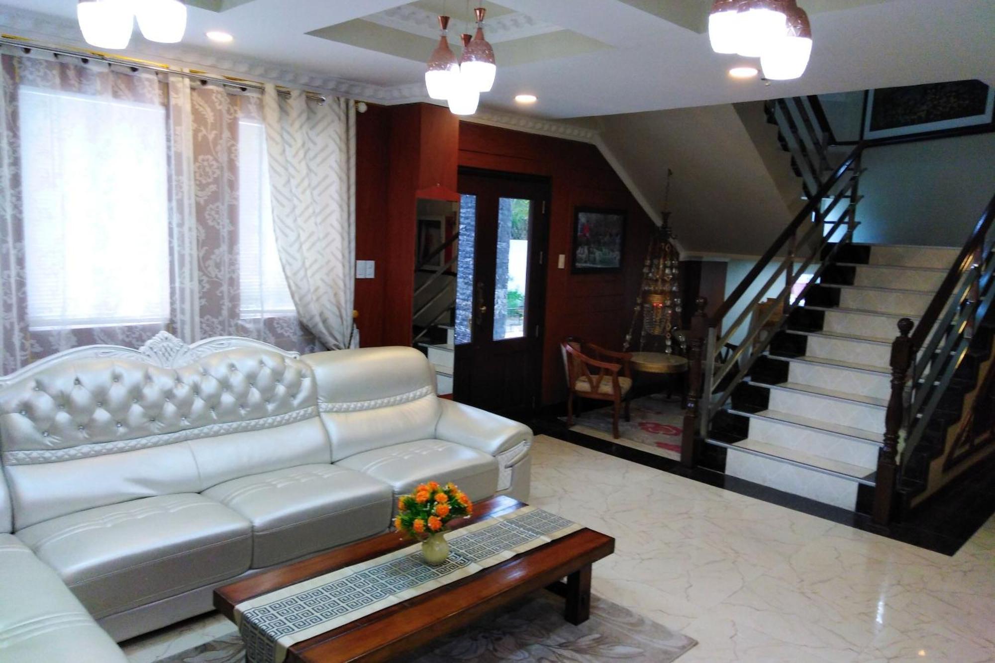 Venezia Suites Hotel Iloilo Esterno foto